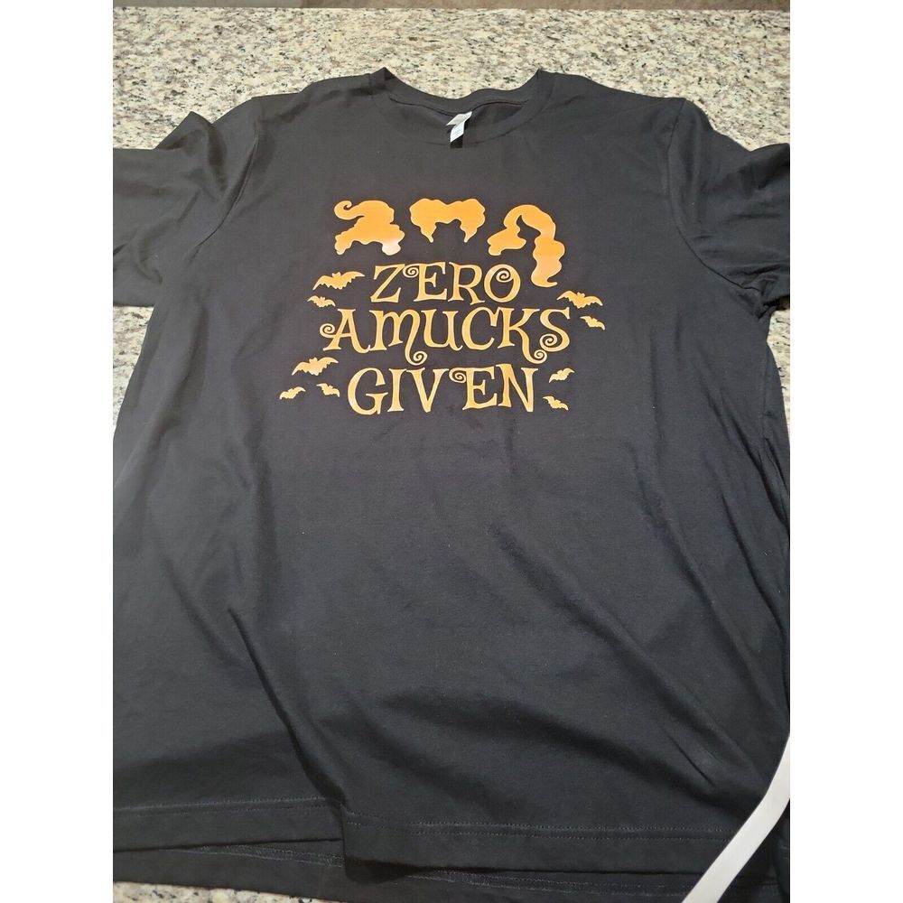 Zero Amucks‎ Given, Funny Amuck With Bat Halloween Witch Unisex T-shirt XL